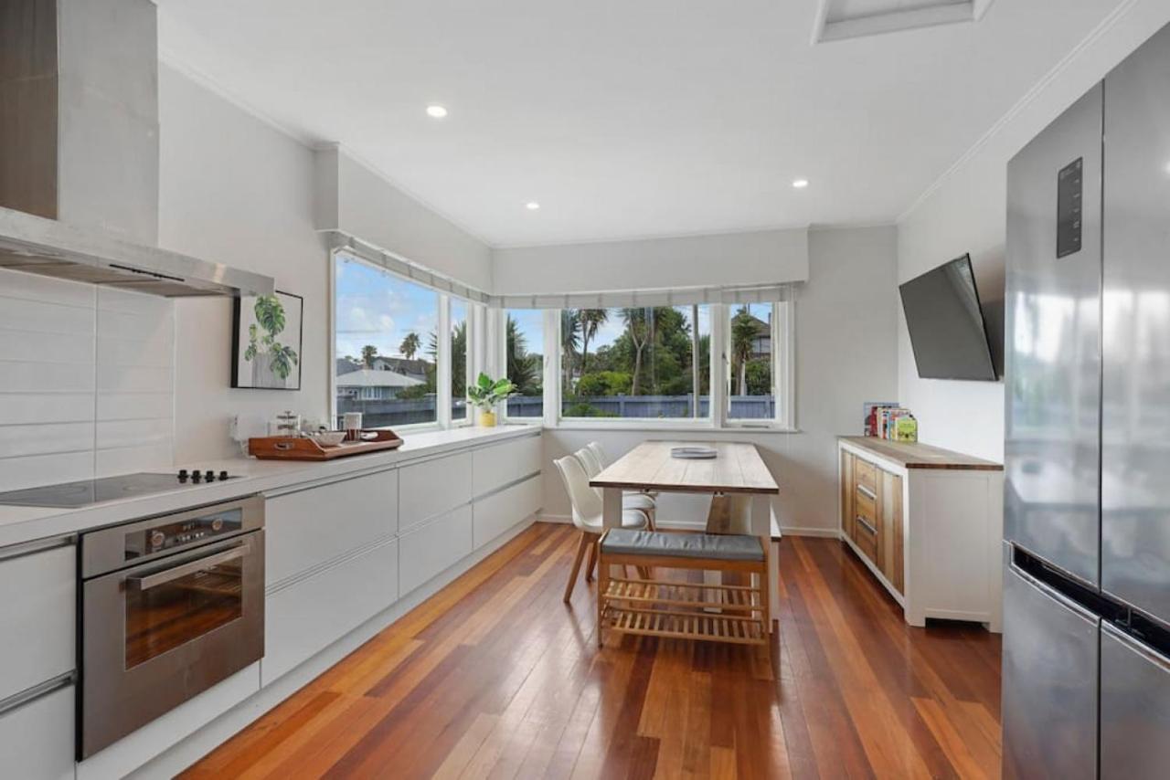 Amazing Home By Beach - Fully Aircon-Ed - Wifi Auckland Esterno foto