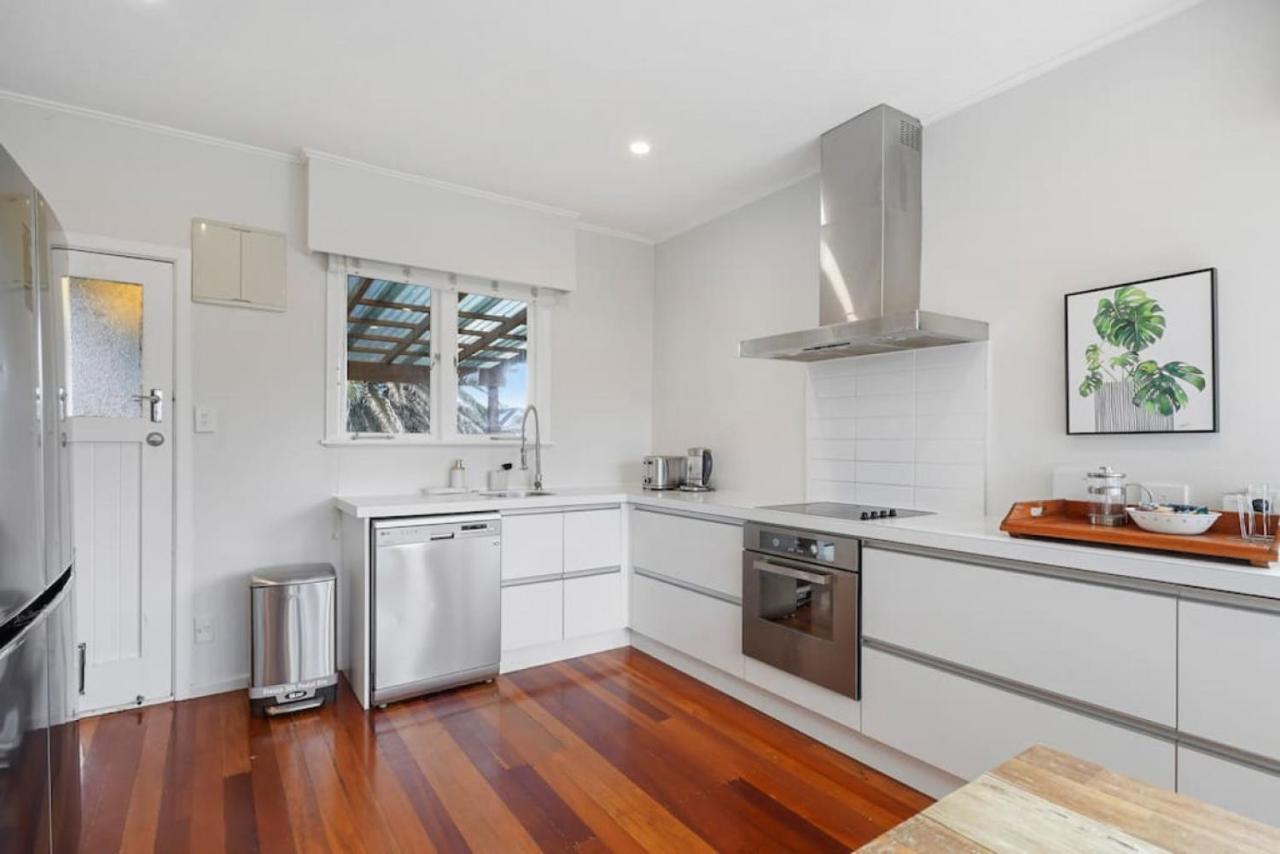 Amazing Home By Beach - Fully Aircon-Ed - Wifi Auckland Esterno foto