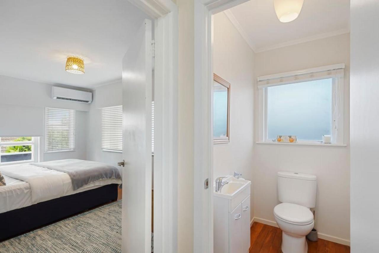 Amazing Home By Beach - Fully Aircon-Ed - Wifi Auckland Esterno foto