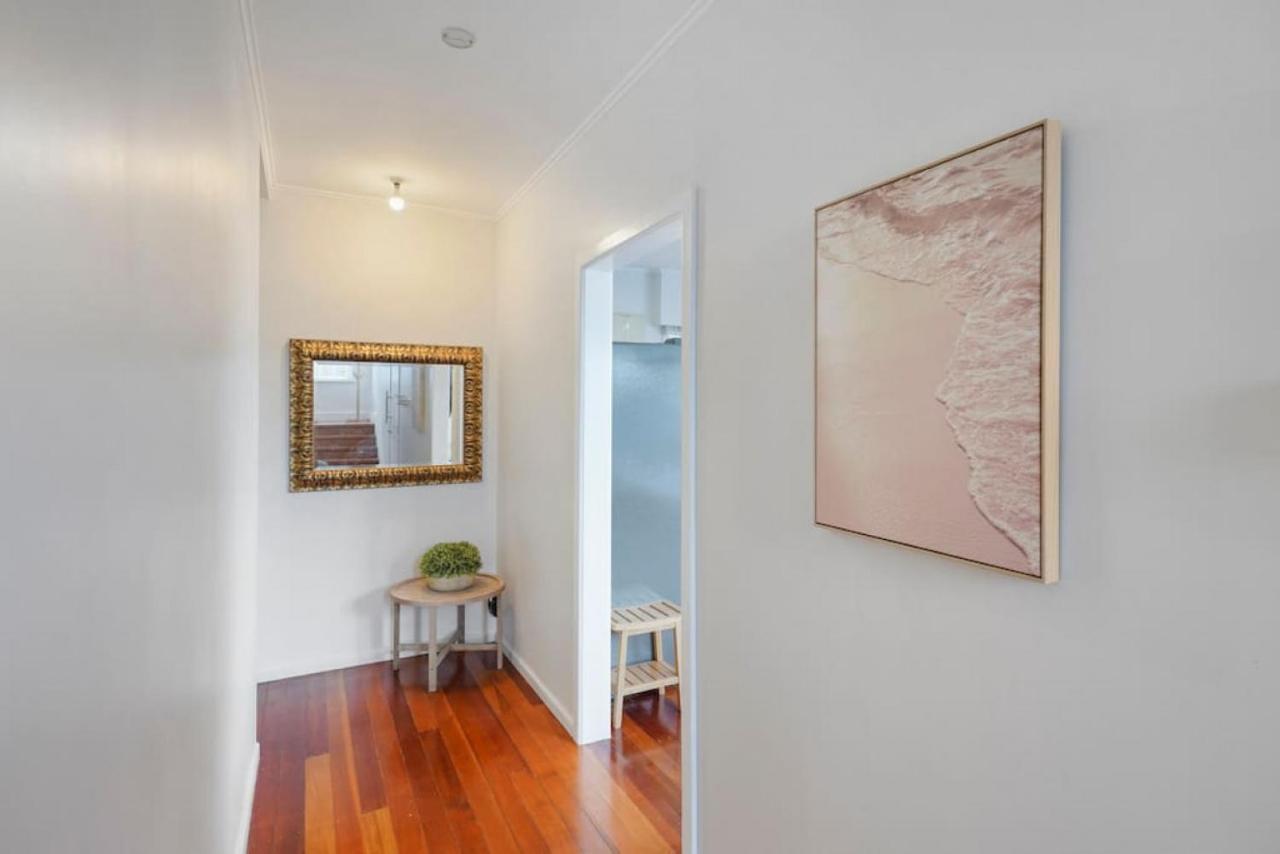 Amazing Home By Beach - Fully Aircon-Ed - Wifi Auckland Esterno foto