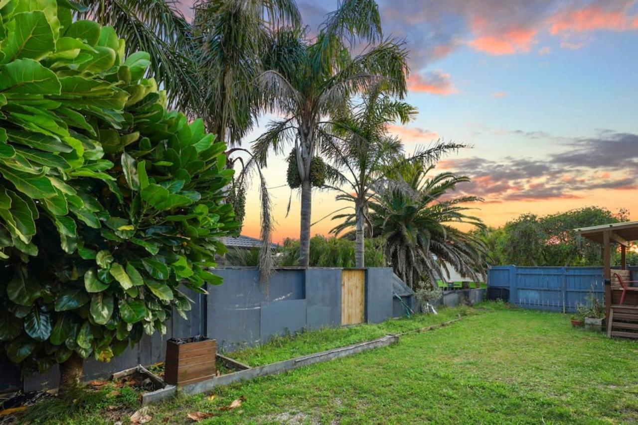 Amazing Home By Beach - Fully Aircon-Ed - Wifi Auckland Esterno foto
