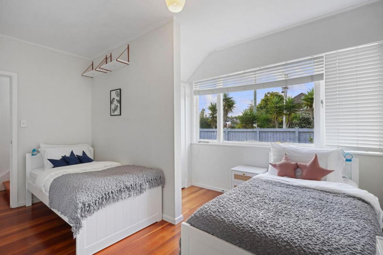Amazing Home By Beach - Fully Aircon-Ed - Wifi Auckland Esterno foto